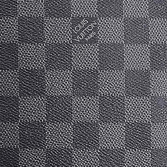 Louis Vuitton Avenue Sling Bag - Picture 15 of 15